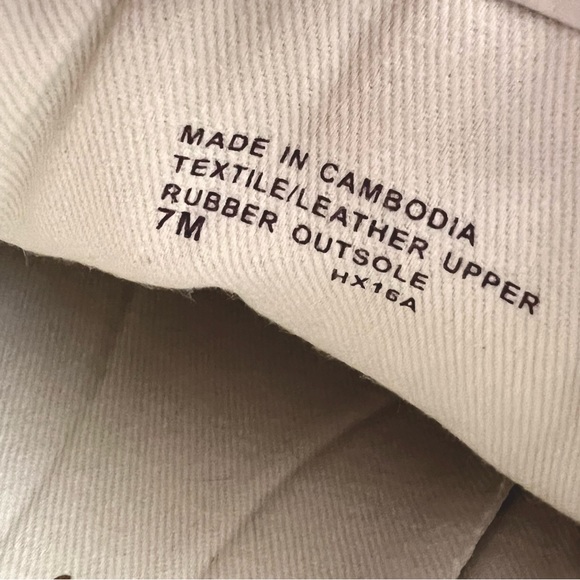 Michael Kors City MK Logo Sneakers Color is Vanilla Size 7 - Picture 16 of 16